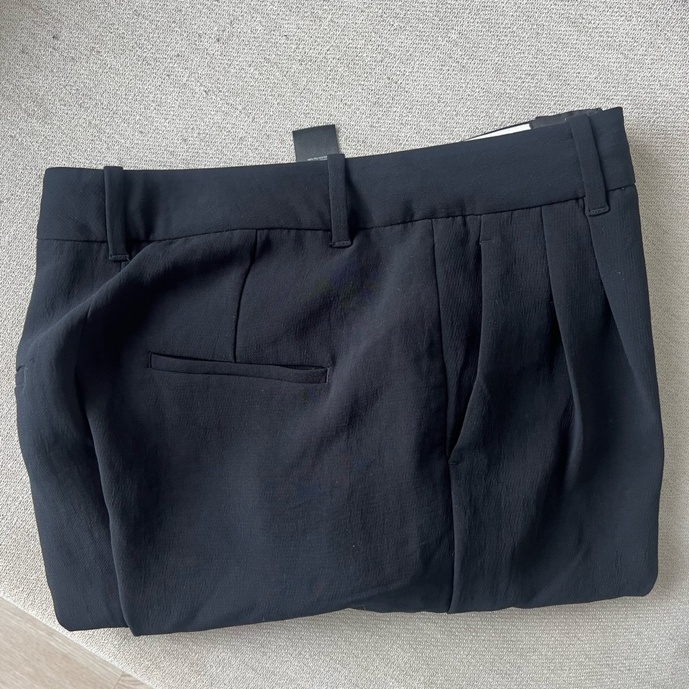 Aritzia Effortless Pants in Black - Crepette - Size 10